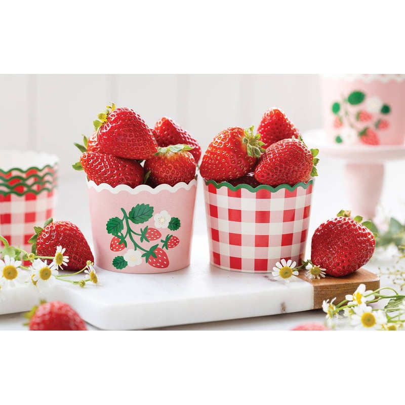 Strawberry Gingham Baking Cup
