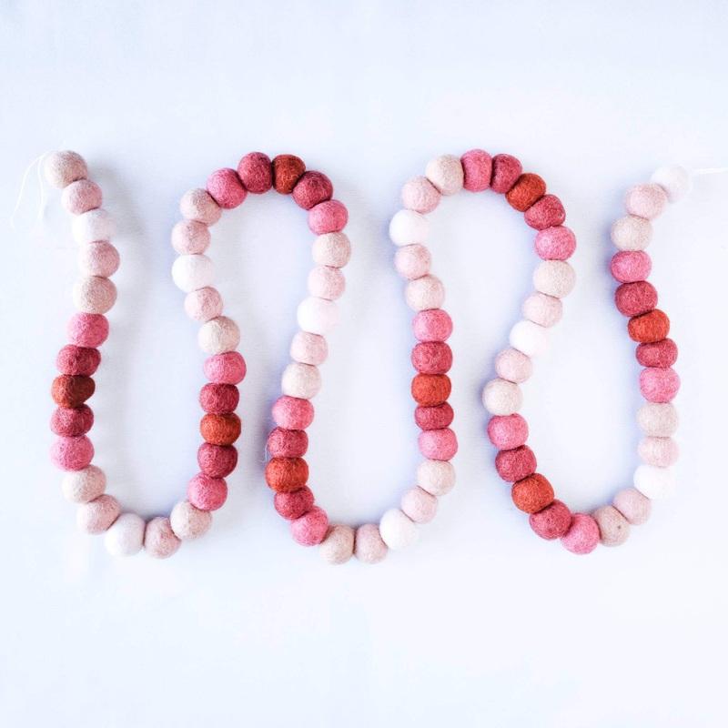 XL Pink Ombre Felt Ball Garland S0167