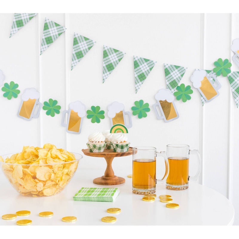St Patrick's Day Mug & Shamrock Banner